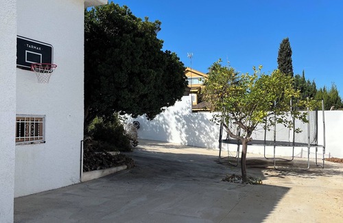 Betera Chalet De Esquí | Spendide Villa a 20min Valencia & beaches