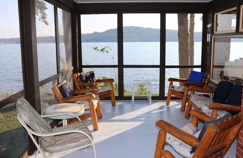Meredith Cabina | Husillo Point - Winnipesaukee Encanto Lakeside Cabin (Nh)