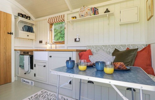South Leigh Cabaña | SPINDLE, with pool in Witney