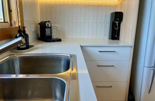 Falmouth Casa | Spindrift Falmouth, adventurers coastal haven