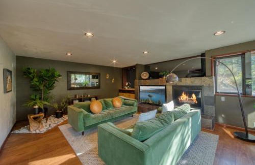 Alpine Meadows Casa | Spire Chalet at Alpine Meadows - 4BR W Hot Tub and Ski Shuttle