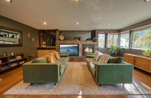 Alpine Meadows Casa | Spire Chalet at Alpine Meadows - 4BR W Hot Tub and Ski Shuttle
