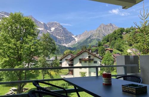 Engelberg Apartamento | Spirit Apartments - Balkon - Bergsicht - Parkplatz