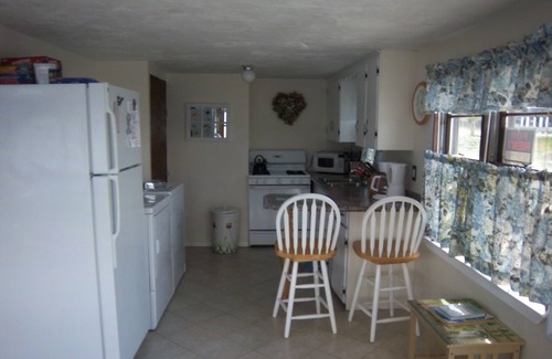 Laconia Casa | NO PUEDE ACERCARSE AL AGUA! LAKE FRONT HOME BOAT HOUSE Y BOAT SLIPS LG DOCK!
