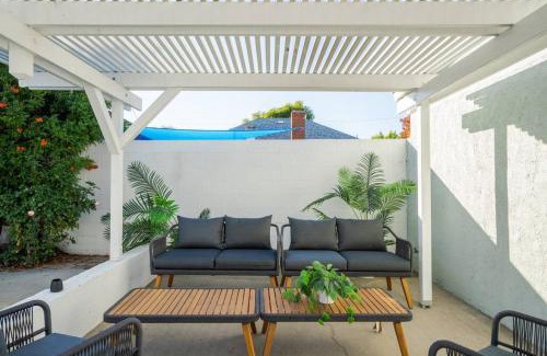 South of Conant Casa | Splash Haven-Heated Pool-Huge Living Area-Sleeps 8