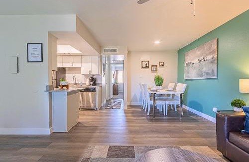 Paradise Valley Village Apartamento | Splash Into Family Fun! Kid-Friendly, King Beds & Parking - C254