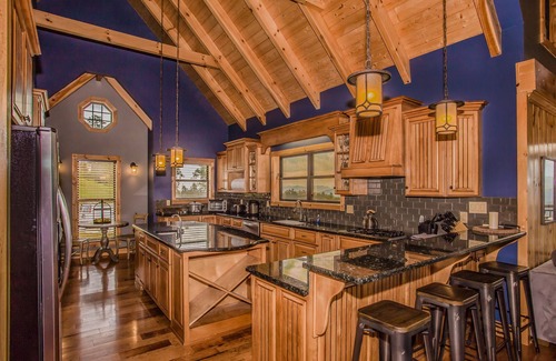 Gatlinburg - Pigeon Forge Cabina | Splashing at the Bluffs
