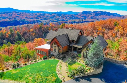 Gatlinburg - Pigeon Forge Cabina | Splashing at the Bluffs