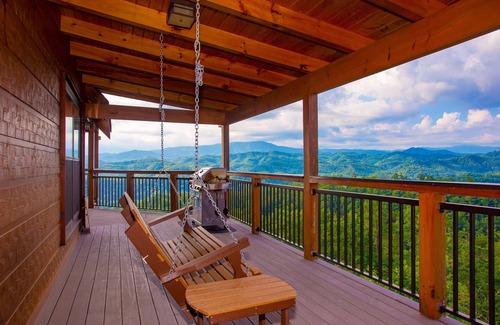 Gatlinburg - Pigeon Forge Cabina | Splashing at the Bluffs
