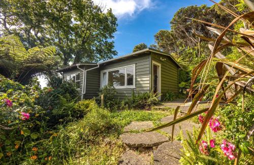 Omiha Casa | Splashing Tūi Cottage