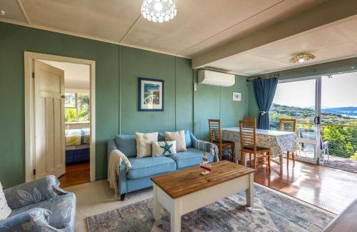 Omiha Casa | Splashing Tūi Cottage