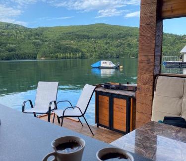 Bajina Basta Casa | Splav Galija Perucac