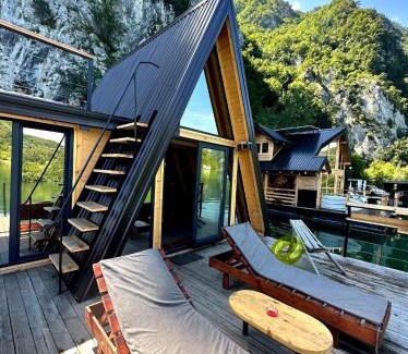Bajina Basta Casa | Splav Horizont