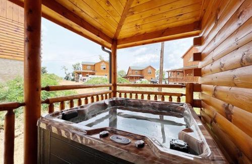 Pigeon Forge Casa | Splendid 2Cabins Sleeps 28 Pool Hot Tub More