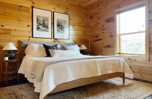Pigeon Forge Casa | Splendid 2Cabins Sleeps 28 Pool Hot Tub More