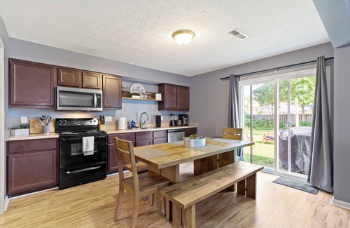 Wayne Casa | Splendid 4 Bed/2.5 Bath- Near Speedway