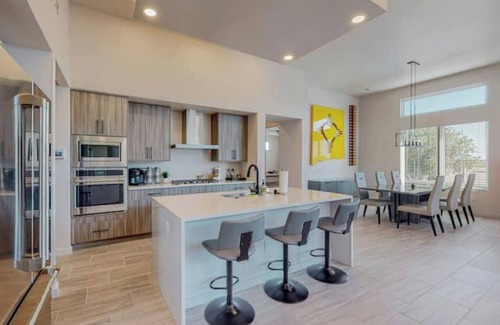 North Valley Casa | Splendid Balloon Fiesta House w/Hot Tub