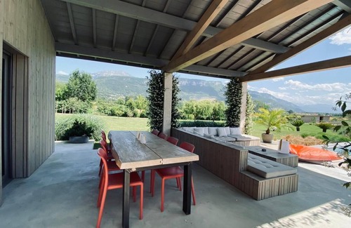Saint-Jean-de-Moirans Casa | splendid villa with swimming pool in a haven of peace