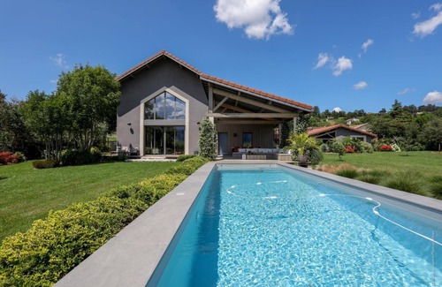 Saint-Jean-de-Moirans Casa | splendid villa with swimming pool in a haven of peace