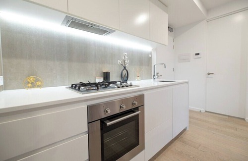 Carlton South Apartamento | This apartment is a 2 bedroom(s), 1 bathrooms, located in Melbourne, VIC.