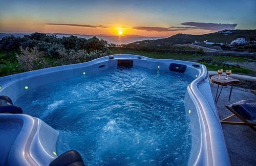 Tourlos Villa | Splendid Mykonos Apartment | Mykonos Chaming Nest | 1 Bedroom | Private Outdoor Jacuzzi & Breathtaking Sea Views | Perfect for a Couples Getaway | Tourlos