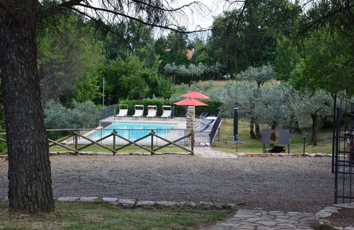 Gualdo Cattaneo Villa | Espléndida villa privada para 12 personas con piscina y olivos.