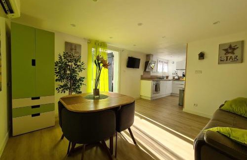 Peypin Apartamento | Splendid studio with AC and terrace - Dodo et Tartine