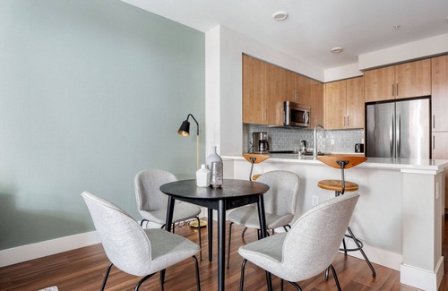 Heritage District Apartamento | Splendid Sunnyvale 1BR w/ Movie Room & A/C, nr Shops, by Blueground