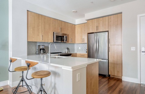 Heritage District Apartamento | Splendid Sunnyvale 1BR w/ Movie Room & A/C, nr Shops, by Blueground