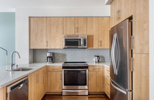 Heritage District Apartamento | Splendid Sunnyvale 1BR w/ Movie Room & A/C, nr Shops, by Blueground