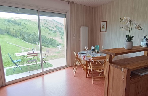 Camurac Apartamento | Splendid views from the top of the unspoilt mountains