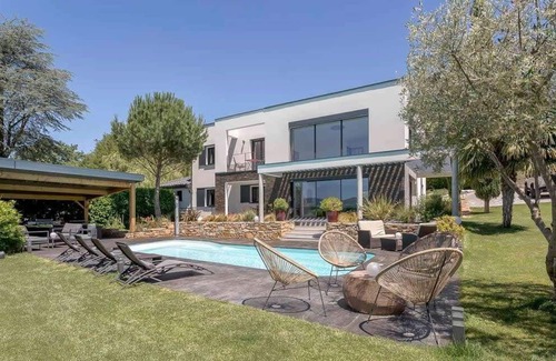Francheville Casa | Splendid villa with luxury services / pool /8 pers