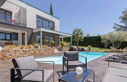 Francheville Casa | Splendid villa with luxury services / pool /8 pers