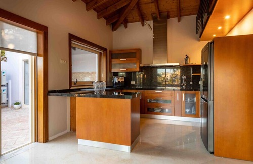Ameijeira Villa | Splendid Villa with Pool and Views near Golf