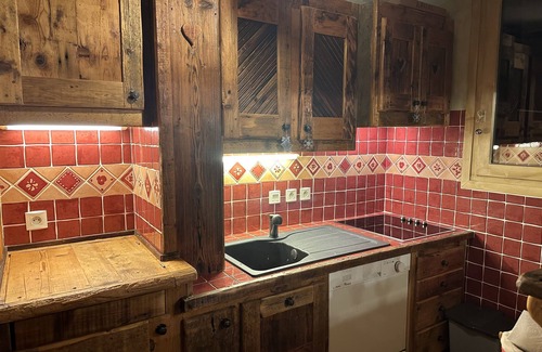 Courchevel Apartamento | Splendid wood panel 2 bedrooms flat with gorgeous view, ski in/out.