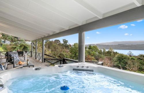 Lake Tarawera Casa | Splendour on Spencer - Lake Tarawera Holiday Home
