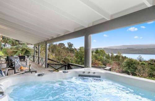 Lake Tarawera Casa | Splendour on Spencer - Lake Tarawera Holiday Home
