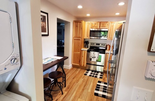 Guttenberg Casa | Spoonbills Vacation Rental across the road along the Mississippi River