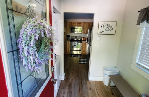 Guttenberg Casa | Spoonbills Vacation Rental across the road along the Mississippi River
