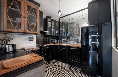 Villa Montmorency Apartamento | Sporting Glory, by Veeve