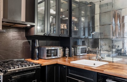 Villa Montmorency Apartamento | Sporting Glory, by Veeve