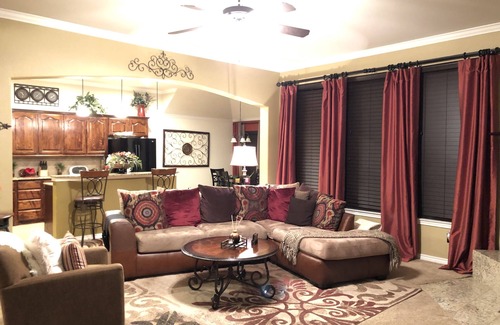 South Arlington Casa | Sports Fans - 15 min. from Dallas Cowboy Stadium and Six-Flags theme park
