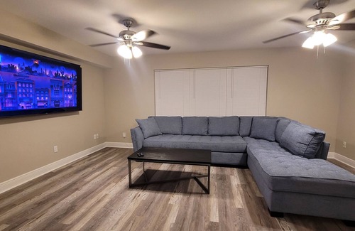 West End Casa | Sports Man Paradise