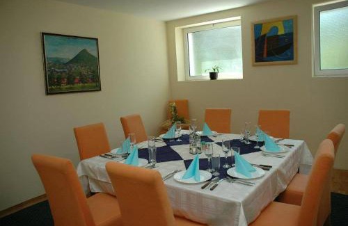 Kraljevo Cama Y Desayuno | Sportski centar Okanik