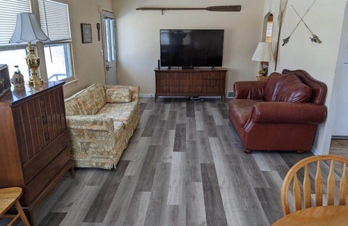Webster Casa | Sportsman's Country Lodge: The Fish House