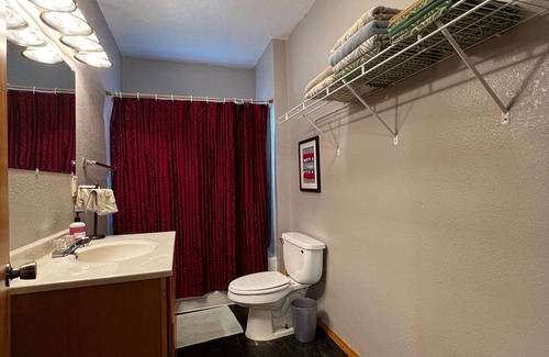 Webster Casa | Sportsman's Country Lodge: The Duck House