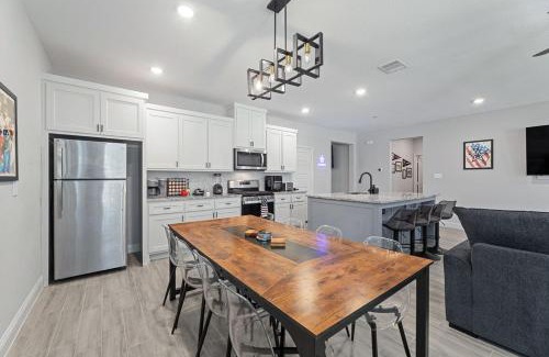 Central Arlington Casa | Sporty Spot - Hot Tub - Walk to AT&T Stadium