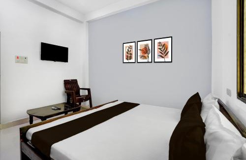 Varanasi Hotel | SPOT ON Aarya Guest House