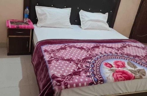 Sardhana Hotel | SPOT ON 80606B Hotel Dev Rana