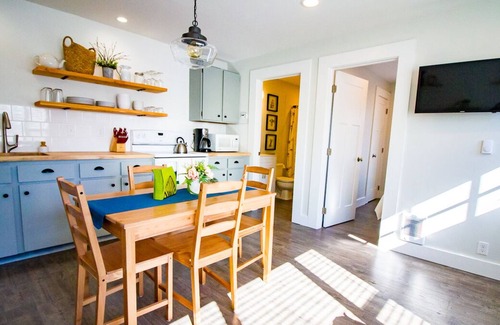 Moscow Cabaña | Spotswood Cottage- Near to downtown and UofI